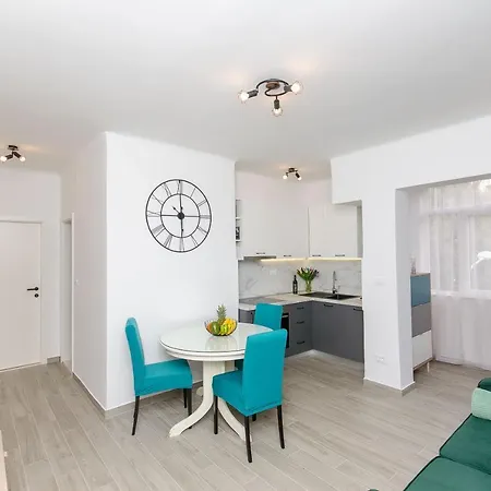 Blue Moon Split Apartment Exterior photo